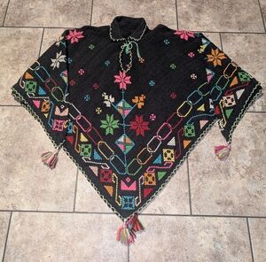Vintage Mananita Shawl Embroidered OSFA